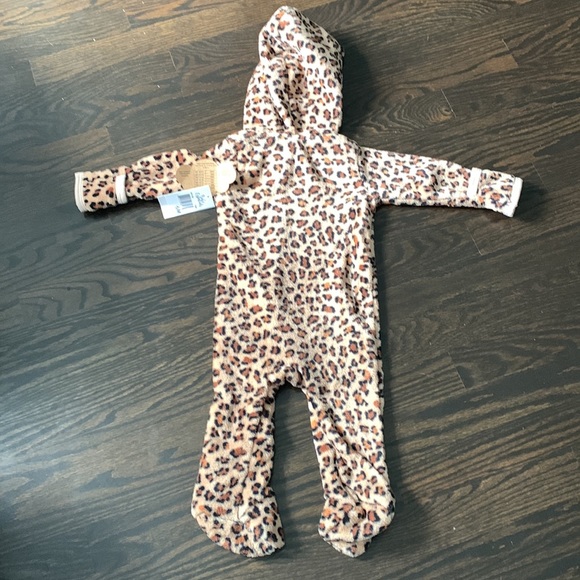 NWT Leopard Baby Essentials Onezie 6M - Picture 6 of 7